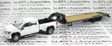 Greenlight White 2022 GMC SIERRA 3500 DENALI Dually Pickup w/Gooseneck Trailer