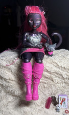 Monster High Catty Noir Fashion Doll Pink Hai...