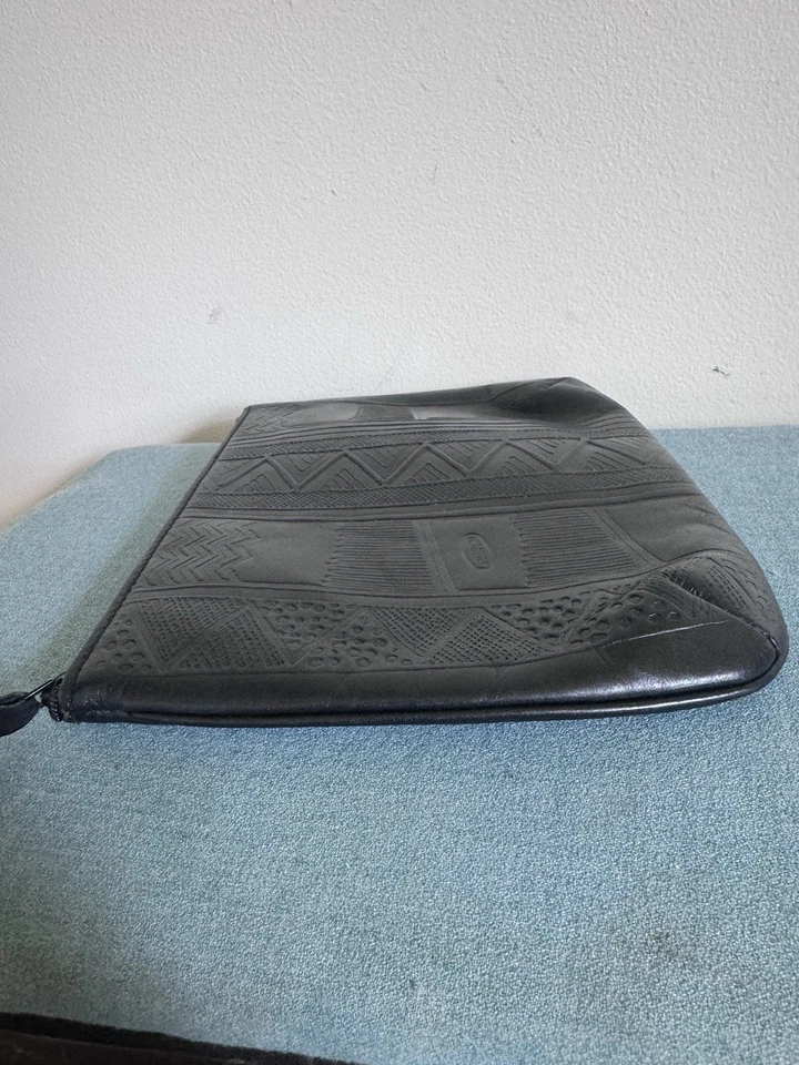 Bolsa de cuero geométrica con estampado de cuero negro Missoni vintage usada en excelente estado de diseñador Foto 3 de 4