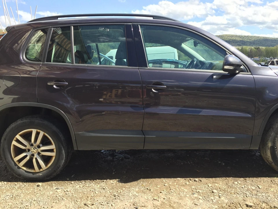 16 VW TIGUAN Rear Bumper Reinforcement (REBAR ONLY) Foto 4 de 4