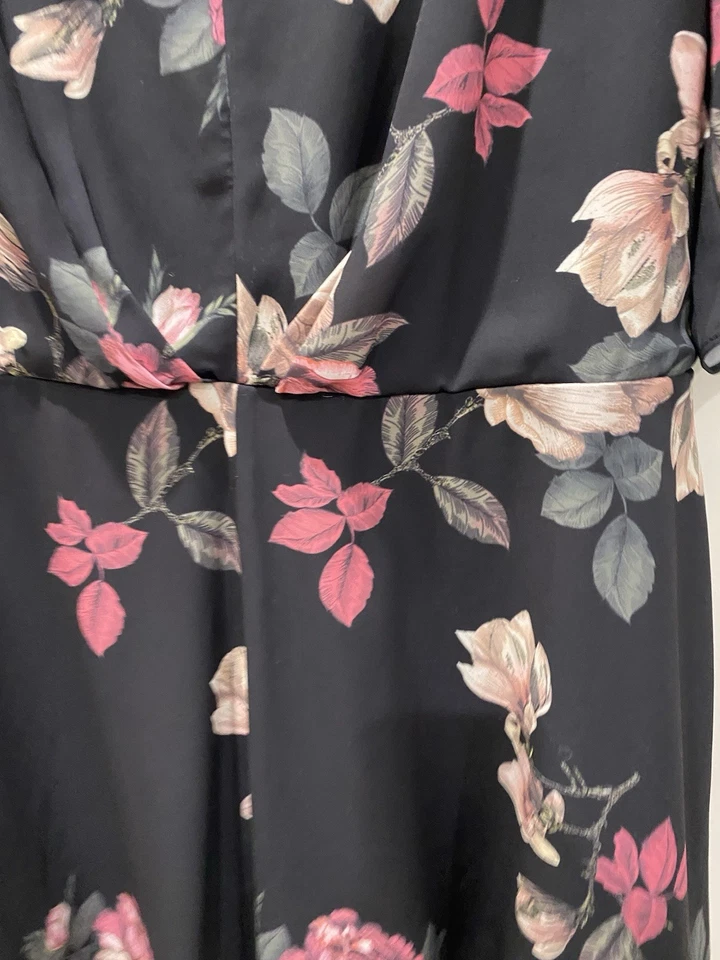 City Chic S Black Royal Pink Floral Playsuit V-Neck Plus Size Shoulder Splits - image 3 of 4