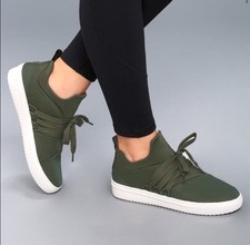 Women  s Steve Madden Lancer Olive Sneakers Size 6. NWOT.