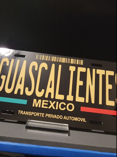 PLACA NEGRA DECORATIVA CARRO AGUASCALIENTES / Car Plate Aguascalientes Black - Video 1 van 1