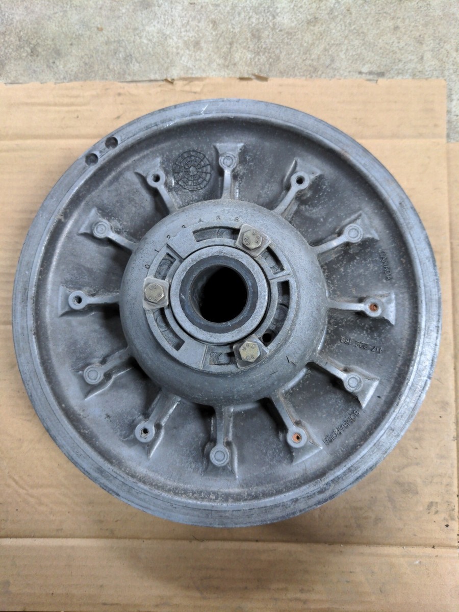 【７】 04 SKi Doo Secondary Clutch Assembly # 417126840 Rev 800 RER