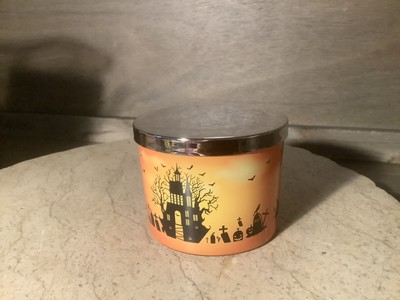 GRAVEYARD SCENE CHOCOLATE CUPCAKE SCENTED CANDLE JAR 2 WICK NEW 