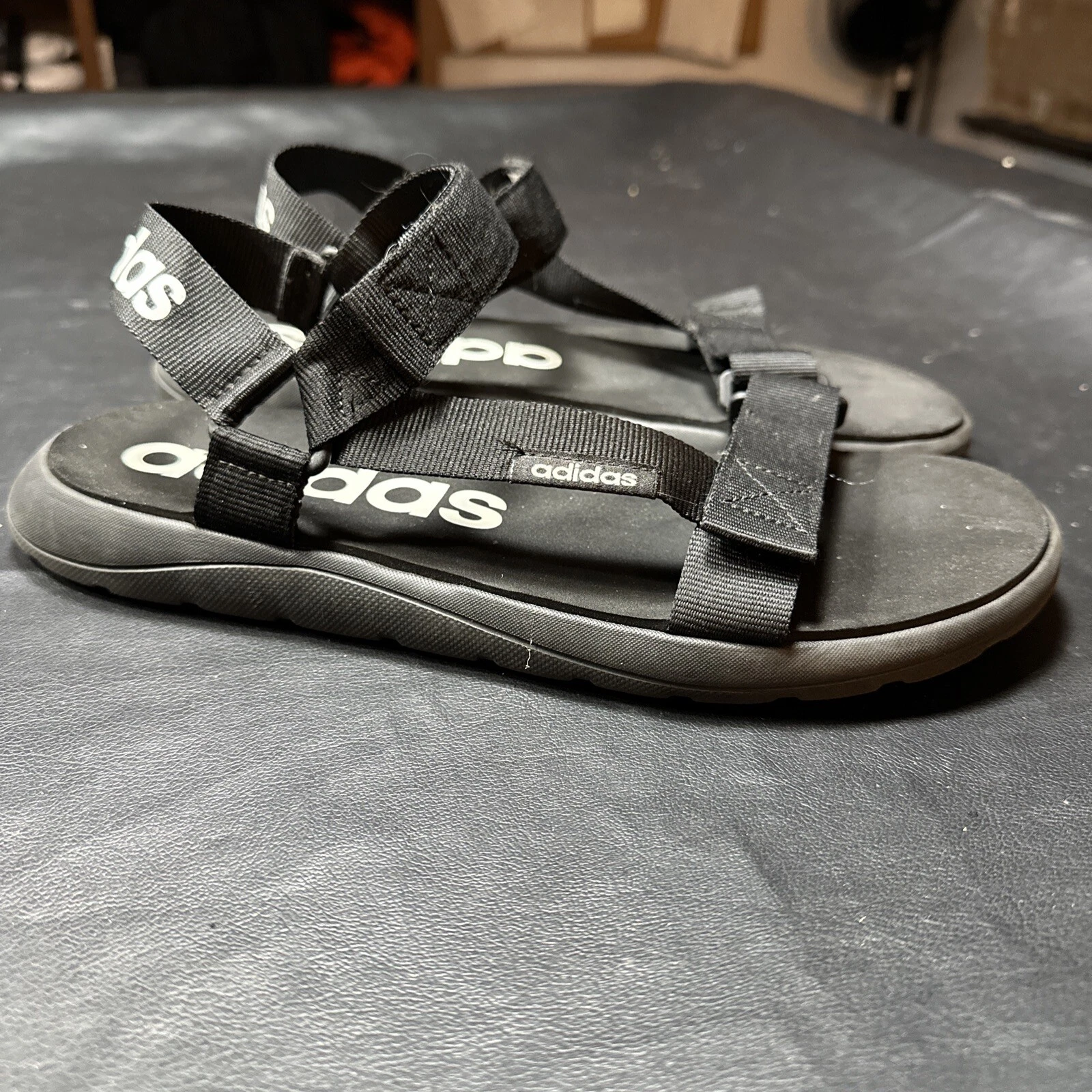 Adidas Sandali da Passeggio Uomo 8 Cinturini Unisex Nero 320