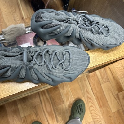 Size 10.5 adidas Yeezy 450 Cloud White Pre-Owned Without OG Box 