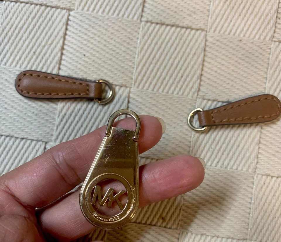 MICHAEL KORS Juego de 3 TIRONES DE CREMALLERA (2 cuero/1 herrajes en tono dorado)- ¡En muy buen estado! Foto 2 de 4