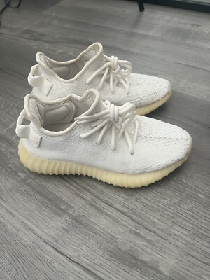 yeezy triple white size 4