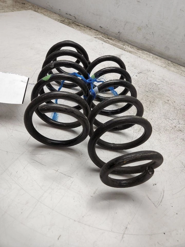 Juego de muelles helicoidales traseros Mazda CX-9 2024 OEM KGVS-28-011 Foto 4 de 4