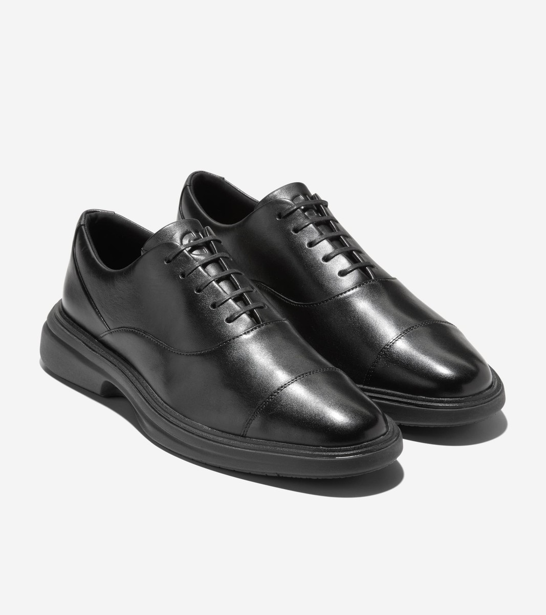 Cole Haan Men display picture 1