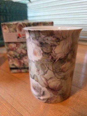 MAXWELL WILLIAMS MISTY ROSE MUG FINE BONE CHINA IN PRESENTATION BOX