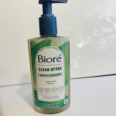 Biore Clean Detox Gentle Face Cleanser - Green Tea Extract - 6.77 Fl Oz