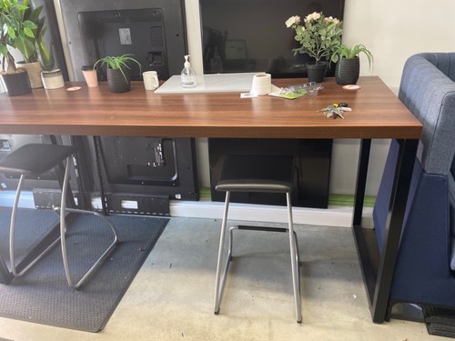 Orangebox office bench desk with 6 stools - Picture 2 of 4