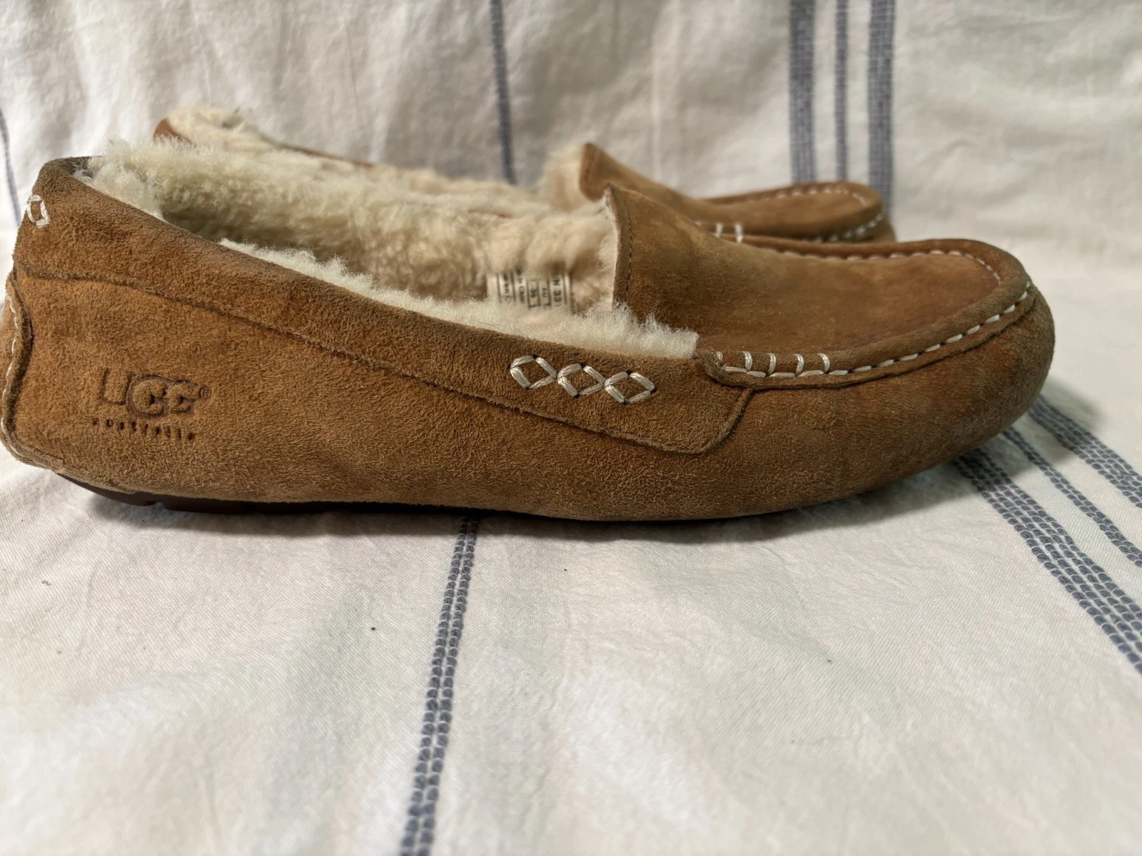 UGG Ansley mocassino pantofole donna taglia 8 castagno marrone scamosciato