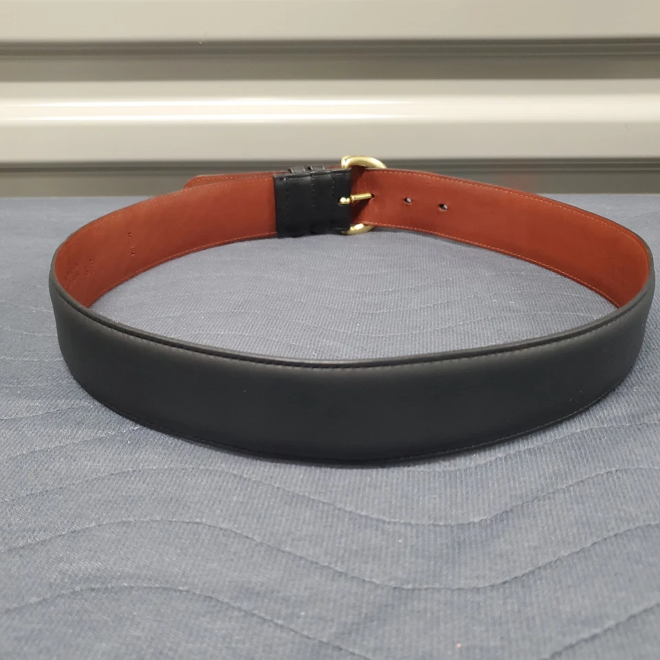 Cinturón Coach de cuero negro curtido con guante para mujer hebilla mediana de latón macizo  Foto 3 de 4