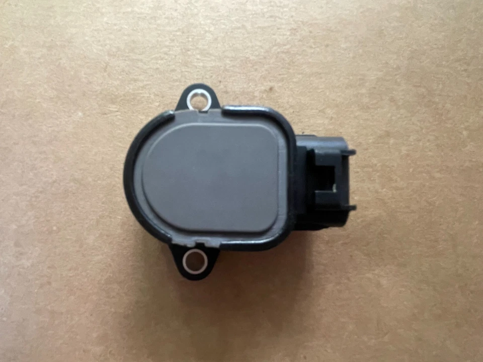 Sensor de posición del acelerador TH240 Echo 00-05 Matrix 03-06 Vibe 03-06 Foto 2 de 4
