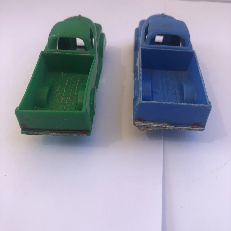 Vehículos de plástico duro MANOIL de 1950: juego de 2 mini camionetas Chevy P-9 de colección Foto 3 de 4