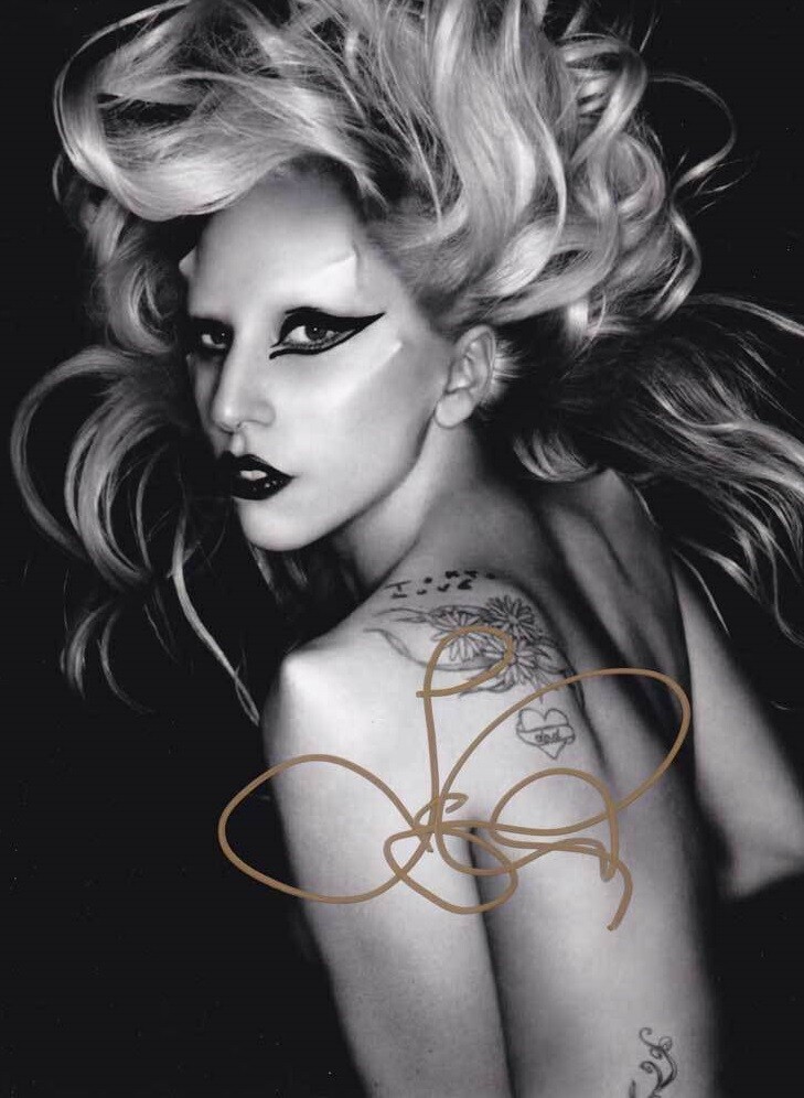 Lady Gaga Autograph With Picture Frame Autograph Pop Singer
