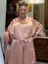 Vintage Chemise And Robe In Peach/lt Coral Size Medium