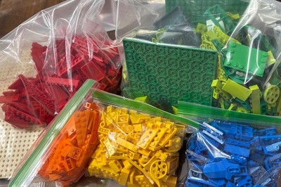 4lb LEGO Bulk Bricks, Plates Sorted by Color RED,YELLOW,ORANGE,GREENS + 4 10x10