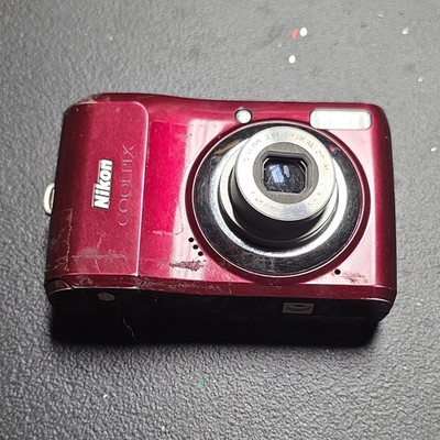 Nikon COOLPIX L20 Compact Digital Camera 10MP 3.6x Zoom 3in Red AA USB