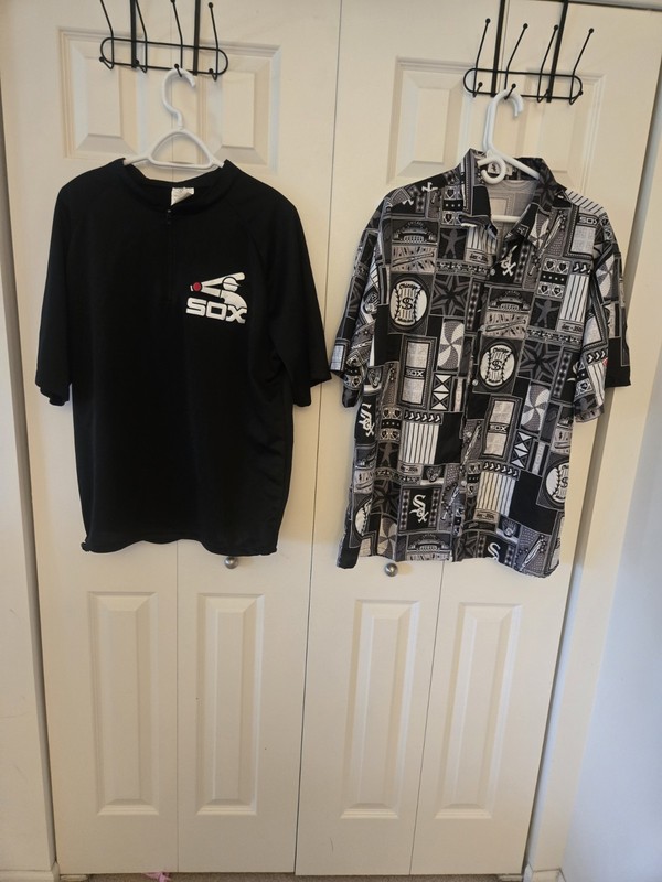 Lot Of 2 MLB Chicago Sox Men's Shirts- Half Zip & Hawaiian Button Up- Size XL