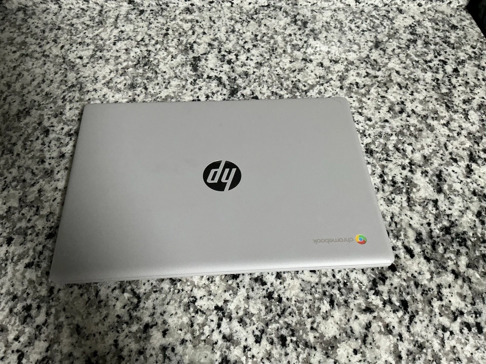 Portátil Microsoft Surface 13,5" (128 GB SSD, Intel Core M3-7Y30, 1,00 GHz, 4 GB) Foto 2 de 3