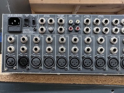 Mackie 1604 VLZ3 16 Channel 4 Bus Mixing Console - tested