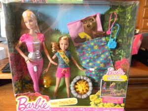 barbie hermanas de campamento