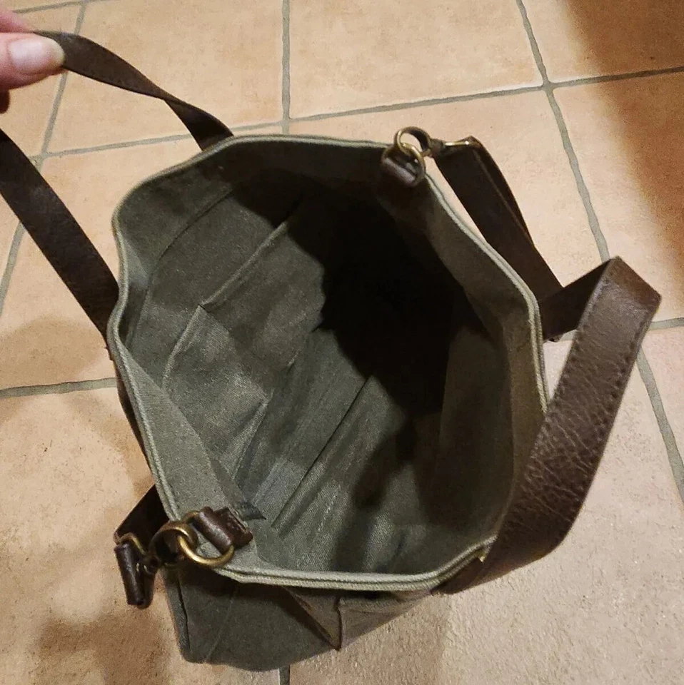 Thirty One WINDOW SHOPPER TOTE in VINTAGE OLIVE - Image 2 of 4