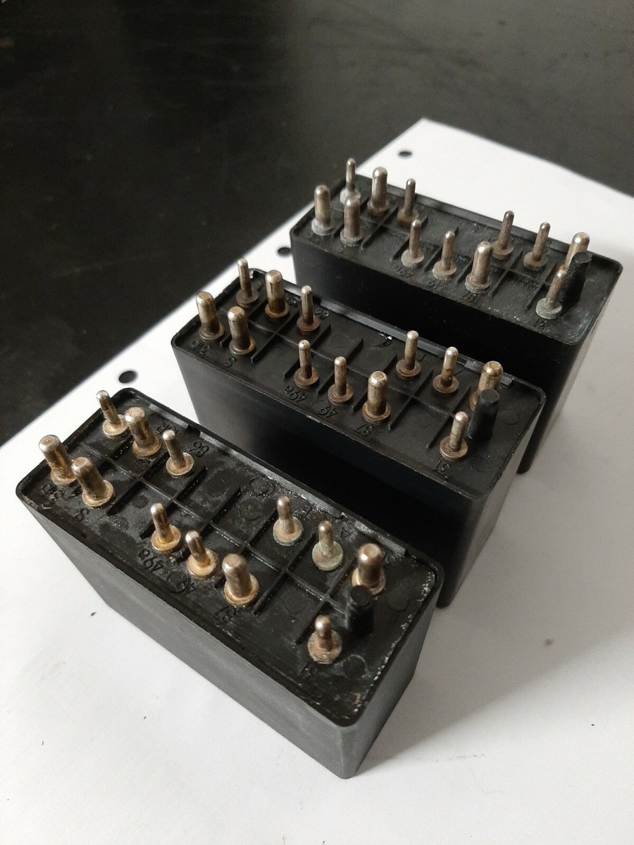 W124用　2018210047OEM品　マルチファンクションリレー MERCEDES W124 W126 W201 W202 RELE INTERMITTENZA CONTROLLO LUCE OEM