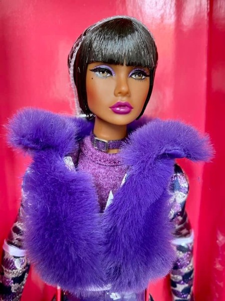 Muñeca Poppy Parker Ultra Violet Integrity Toys Moda Royalty NRFB