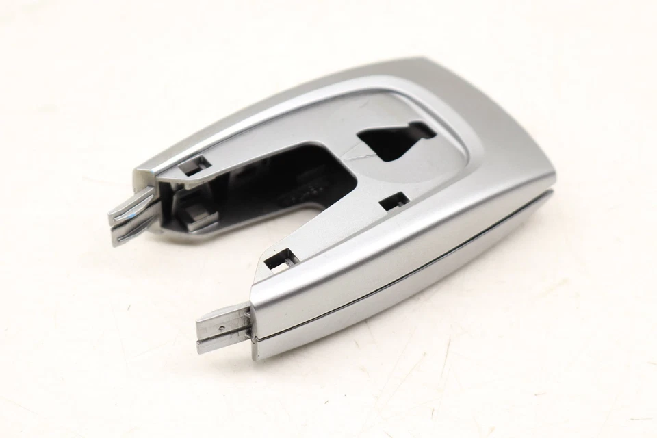 Mercedes-Benz S600 2015-2017 - Cubierta retractor cinturón de seguridad delantero izquierdo 2228602185 Foto 2 de 4