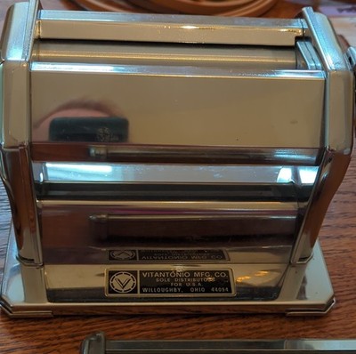 Vitantonio Manual Stainless Steel Pasta Maker Linguini & 6'' Spaghetti Attachment