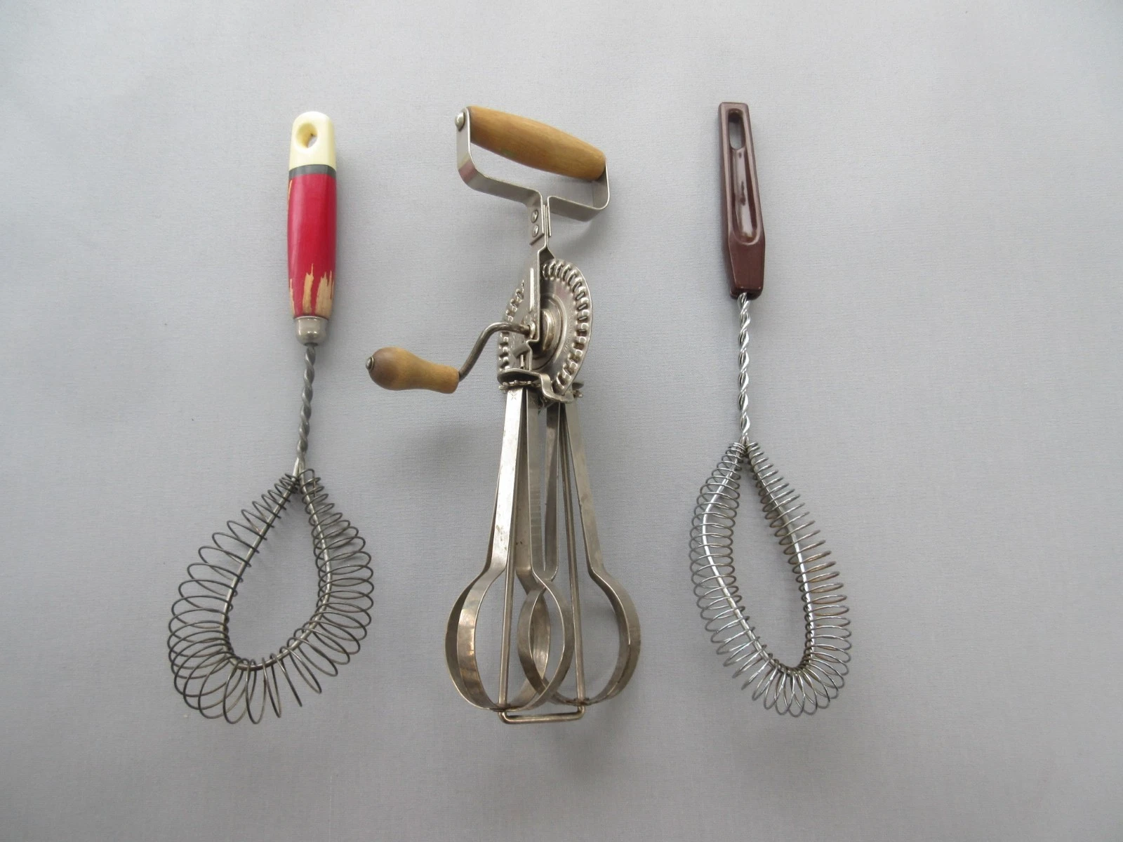 Vintage retro Tala kitchen hand whisk & 2 wire whisks Sunnex
Opens in a new window or tab