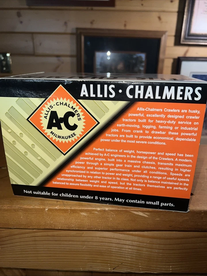 SpecCast 2001 National Toy Show Allis Chalmers Model "K" Crawler Tractor 1:16 - Image 4 of 4