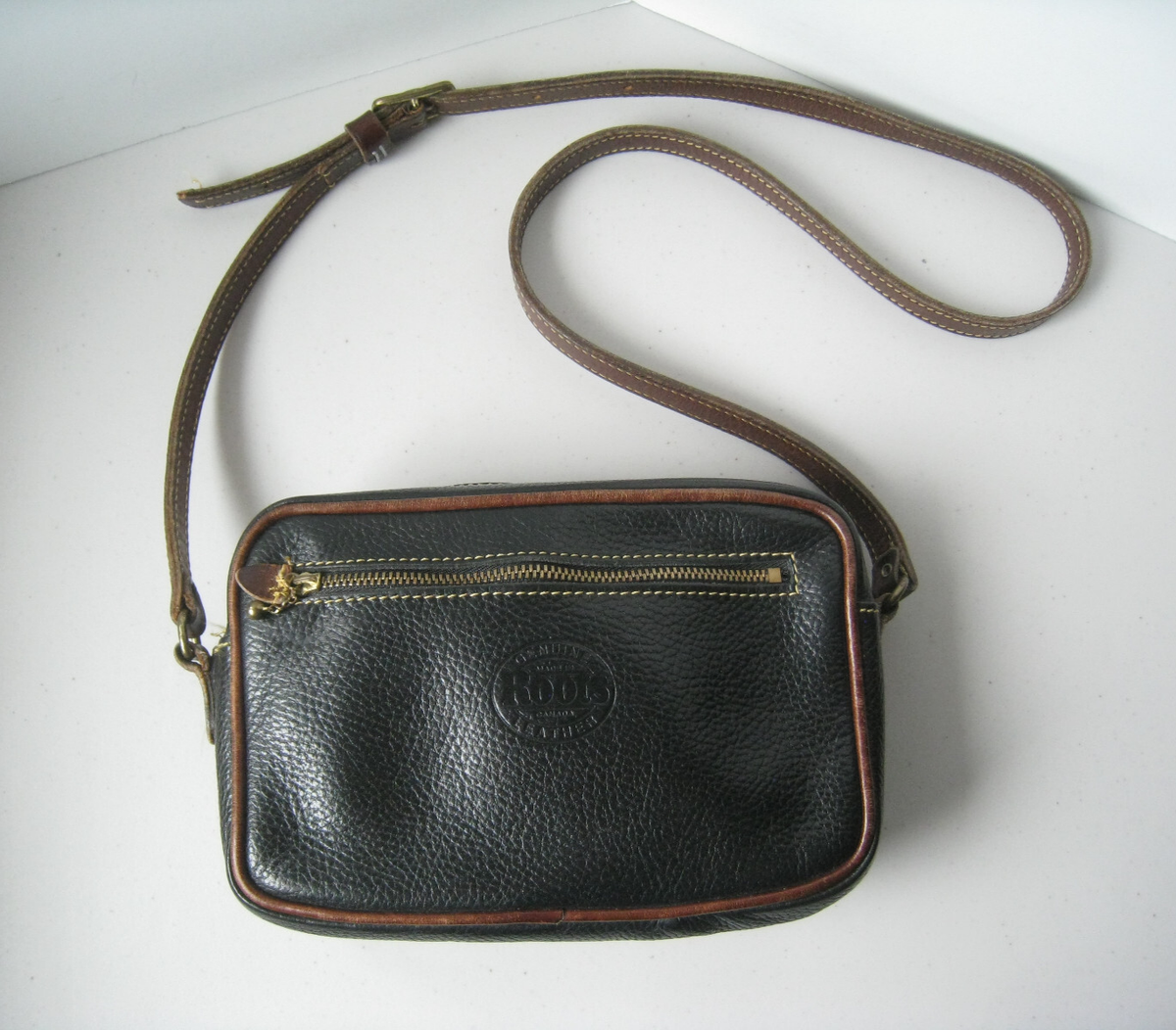 Vintage Roots Canada Genuine Leather Crossbody Bag Purse Shoulder