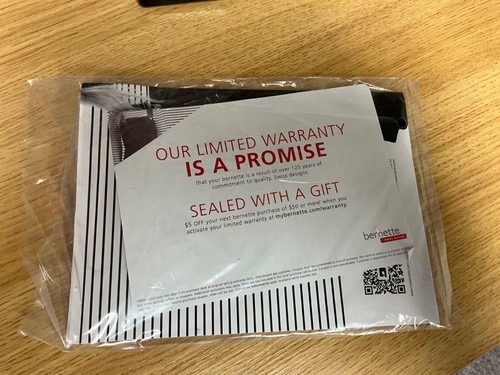 Bernette b35 Mechanical Sewing Machine w/ Accessories ~Serviced! - Bild 3 von 9