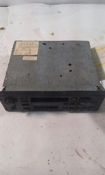  87-90 Rover Sterling Audo Radio AM/FM Cassette 827S  - Image 2 of 3