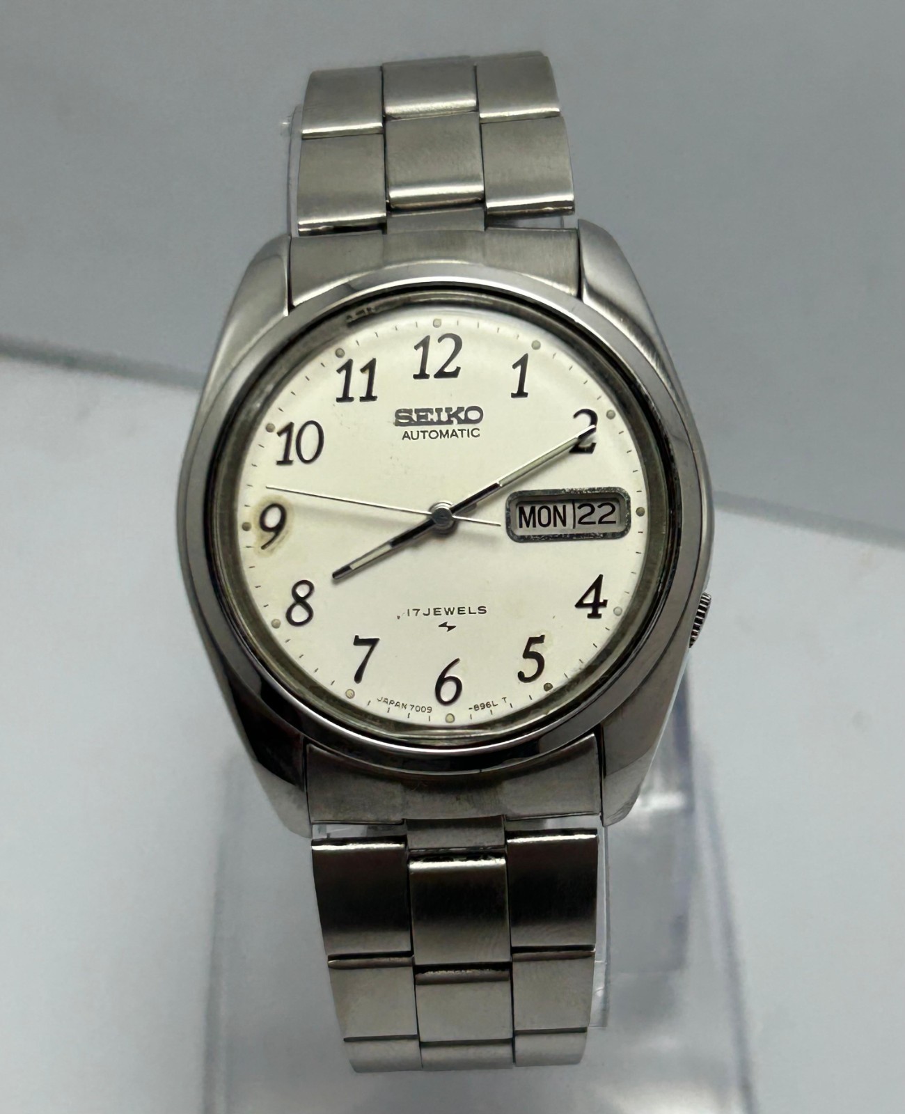 Day/Date Jewels Watch  Dial Men's Seiko Vintage 7009-8219 White Automatic 17 - vintagewatches.pk