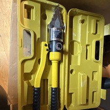 Hydraulic Flange Spreader Handheld Tool With Yellow Carry Case Storage Case