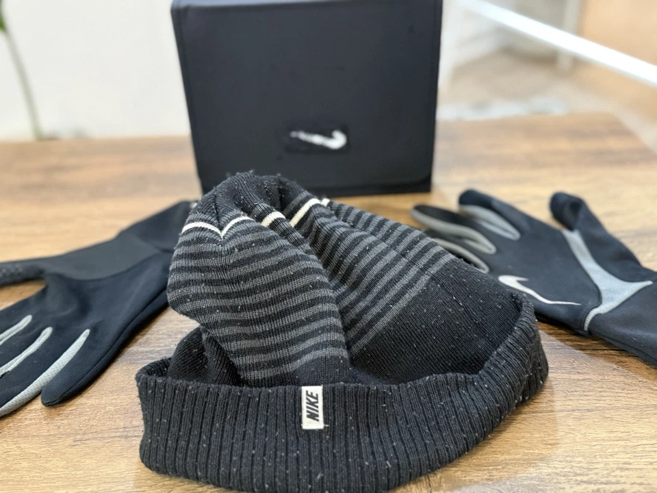 Kit de gorra y guantes para correr Nike con estuche rígido Foto 4 de 4