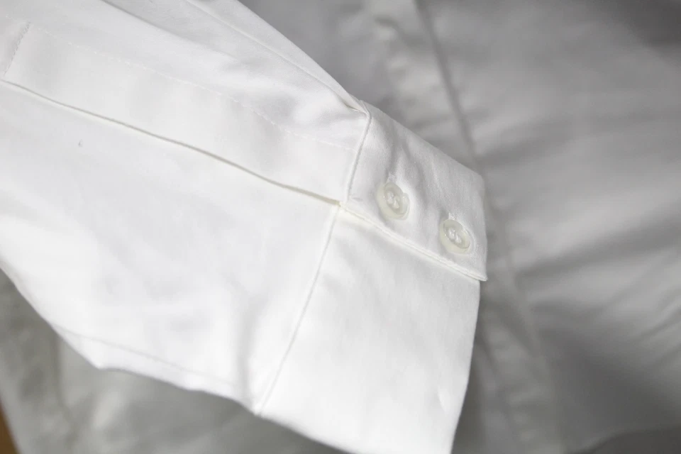 DAY LIKE Damenhemdbluse 97% Baumwolle  Gr.44 Hemdbluse Weiße  Damenbekleidung - Bild 3 von 4