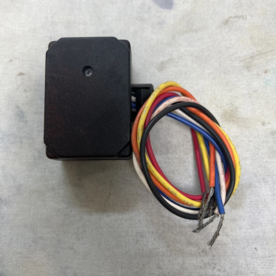 AP&C RIC-1 SPDT High Voltage Relay Module  - Image 2 of 2