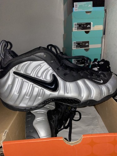 foamposite silver and black