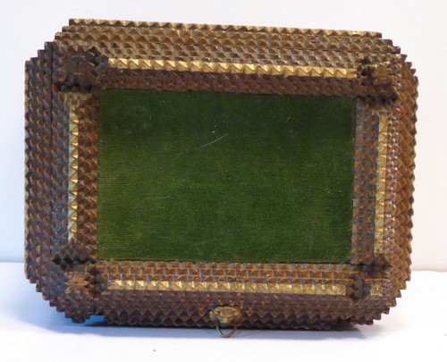 Vintage 1903 Tramp Art Lidded Box. -NEATO- very unique piece of art! MUST SEE - Picture 9 of 9