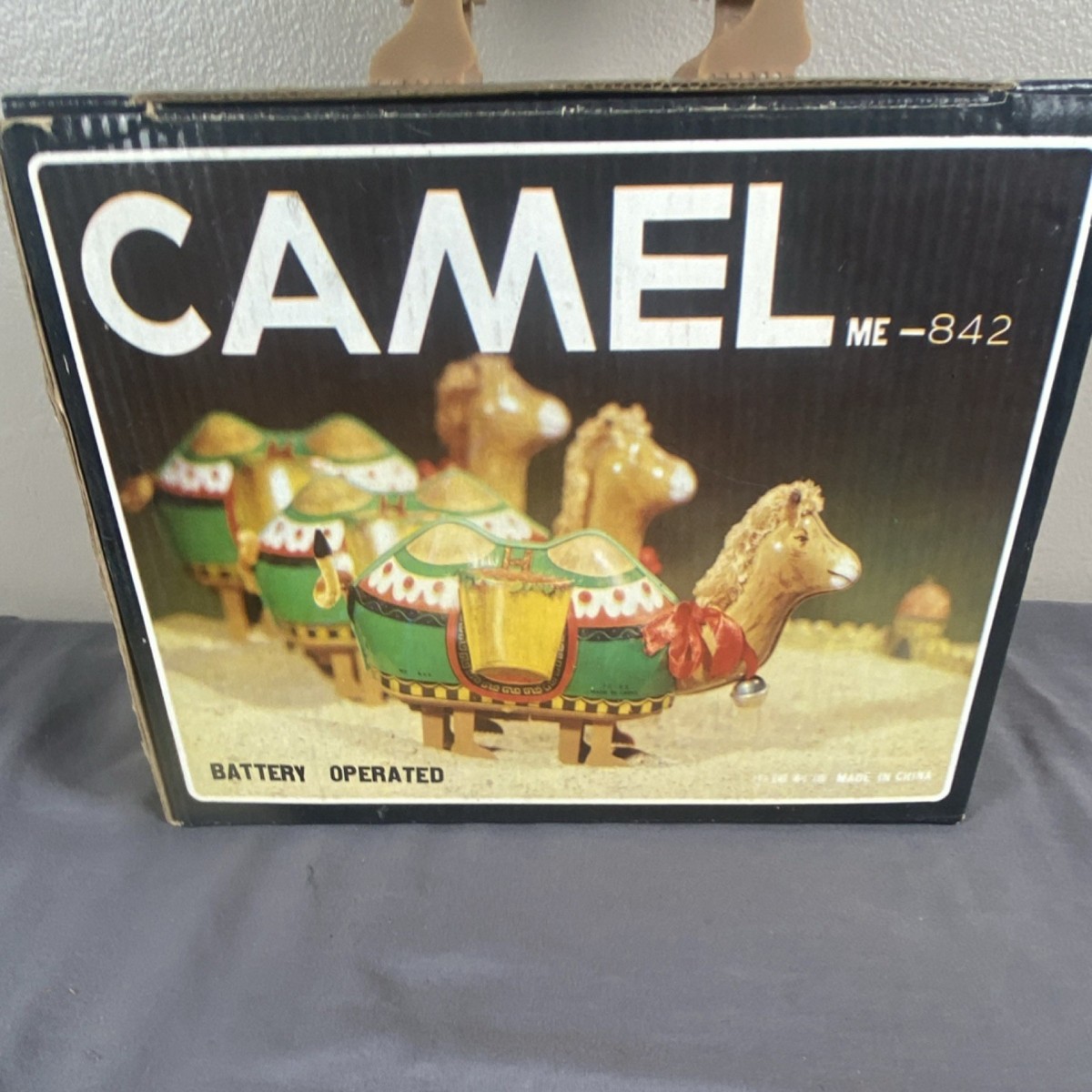 Battery Operated Tin Camel Toy ME-842 with Original Box, Animals