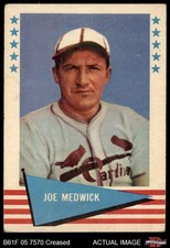 1961 Fleer #61 Ducky Medwick Cardinals HOF 2.5 - GD+
