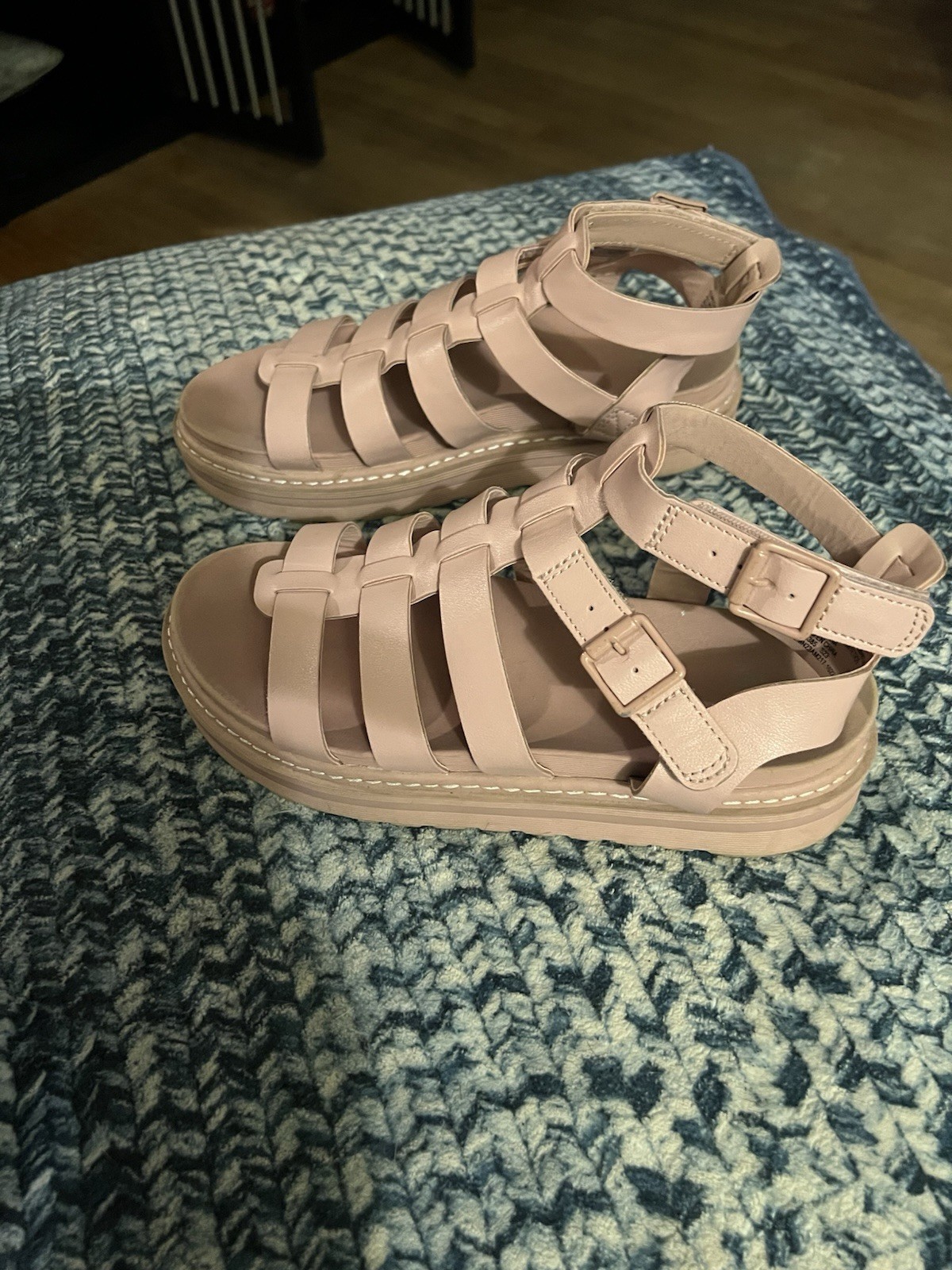 SAOLA Madden NYC sandalo pescatore taglia 5 rosa morbido suola grossa gladiatore boho grunge